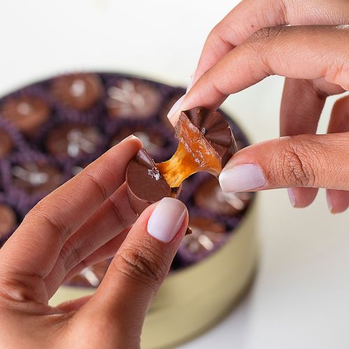 Lata M Caramelo com Flor de Sal